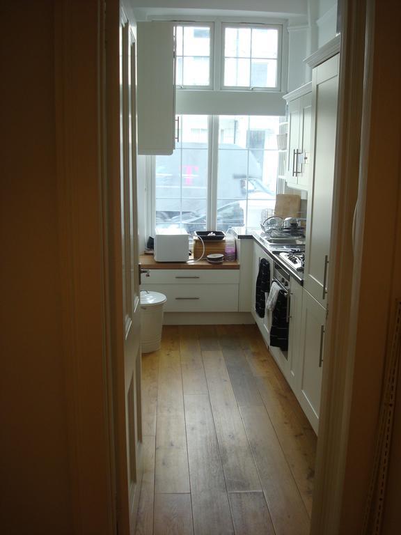Luxury Holland Park, Sleeps 2, Free S'Fast Wifi Daire Londra Dış mekan fotoğraf