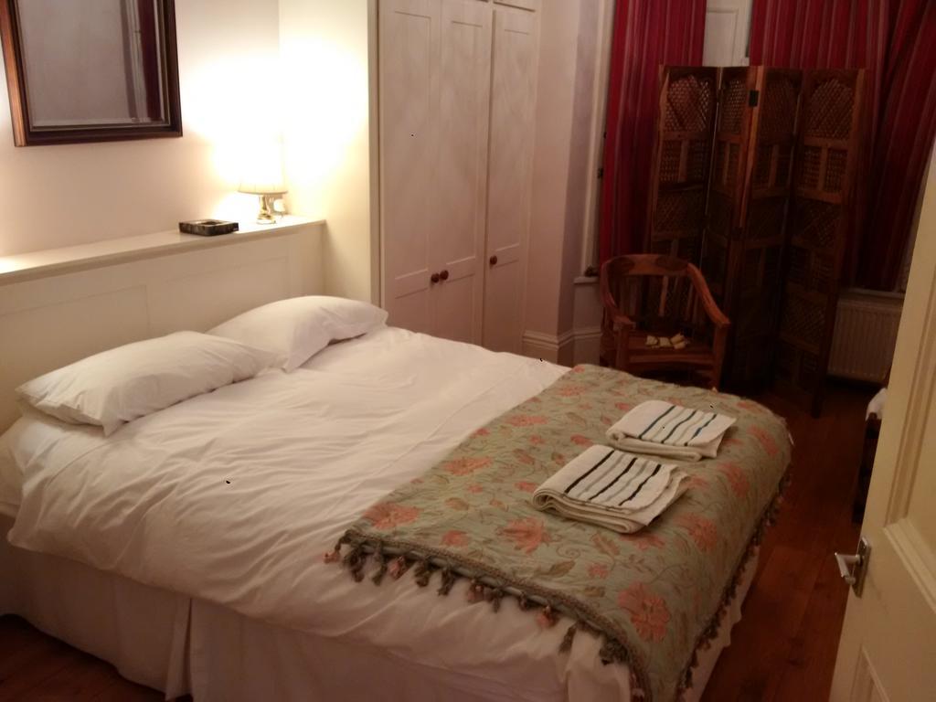 Luxury Holland Park, Sleeps 2, Free S'Fast Wifi Daire Londra Dış mekan fotoğraf